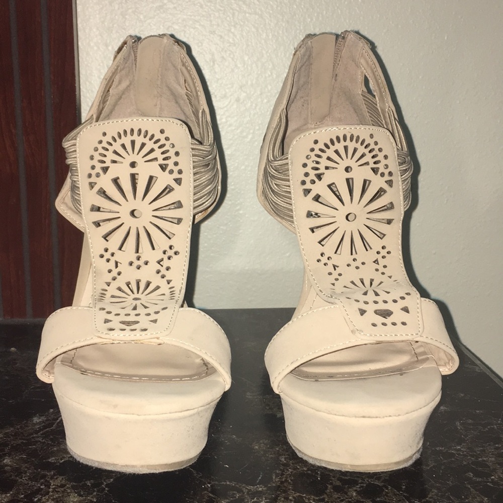 BAMBOO Nude Wedges